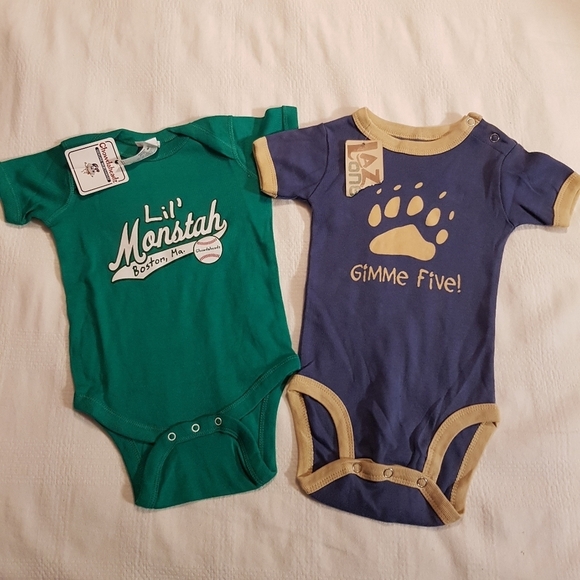 2 boys 12 months bodysuits Lazy One & Chowdaheads both are new - Picture 1 of 5